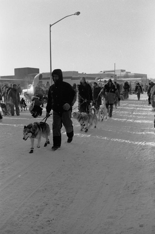 1994 Yukon Quest Start - 024.JPG